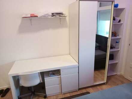 Hallo,ich suche eine nachmiete für meime zimmer, ab 01.04.2024. 3 wg.