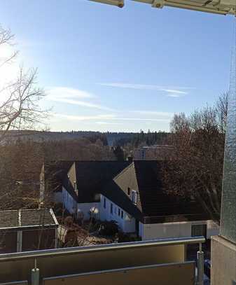 Freundliche und sonnige 4-Zimmer-Wohnung mit Balkon in Sankt Georgen i. Schw.