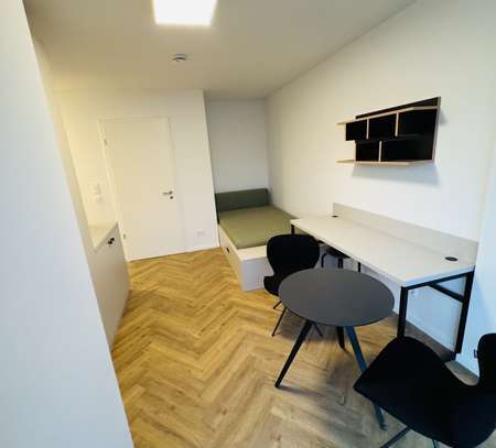 Süd-Balkon!! Direkt in Adlershof, möblierte Wohnung mit EBK+Abstellkammer!!