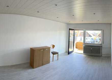 Helle Wohnung, große Räume, EBK u. Balkon mit Weitblick - beim Schloßpark Schwetzingen