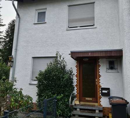 Reihenendhaus mit Garten und Garage in 63303 Dreieich-Dreieichenhain