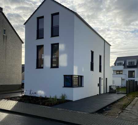 Barriefreie 2-Zimmer-Wohnung im 2 Familien-Energiespar-Haus mit Garten und separatem Eingang