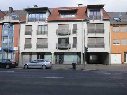 Helle 3 1/2-Zimmer-DG-Wohnung mit Galerie in Düsseldorf-Heerdt