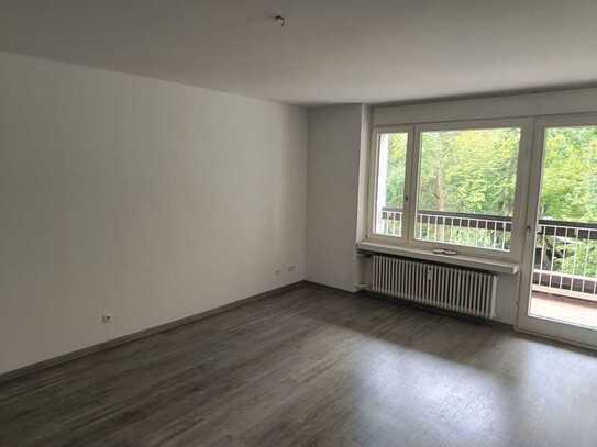 Inklusive Küche! Schöne 1 Zimmer Wohnung mit Balkon!