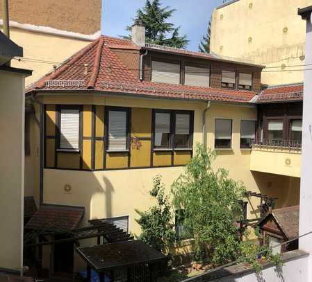 "Wohnung in der Wohnung", KA-Südstadt in charmantem Altbau- Hinterhaus