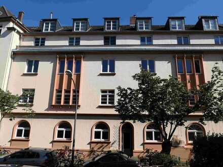 Repräsentative 6-Zimmer-Maisonette mit Balkon und Dachterrasse in Köln-Klettenberg