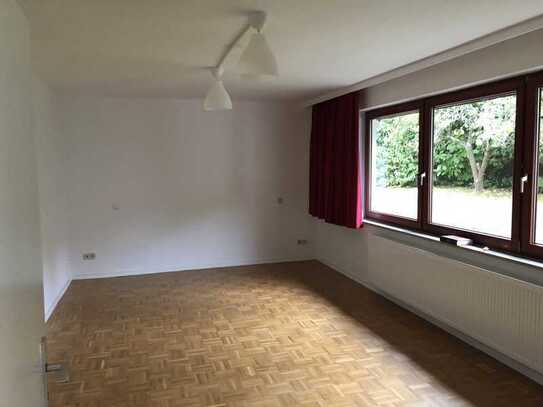 1-Zimmer, NUR für Damen, in einer Damen-WG, gepflegt, mit EBK, in Marmstorf-Hamburg