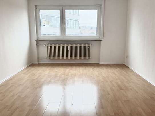 N-Mögeldorf ! Helle neu renovierte 2-Zi.-DG-Whg, 52 m², 3.OG ohne Aufzug