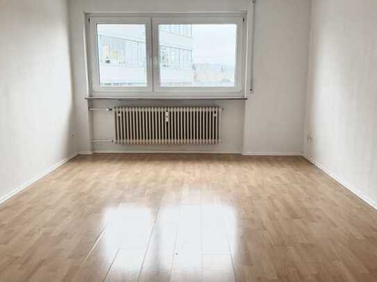 N-Mögeldorf ! Helle neu renovierte 2-Zi.-DG-Whg, 52 m², 3.OG ohne Aufzug