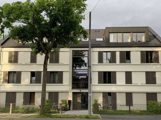 Direkt am Stadtpark: Moderne 3 Zimmerwohnung mit großer Terrasse u. TG Stellplatz