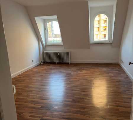 Neu sanierte 5 ZKB Wohnung mit Gartenmitbenutzung nähe Theater