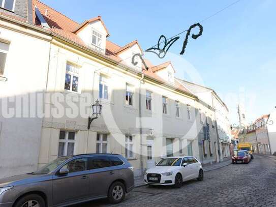 RARITÄT! *Große 4-Raum-Wohnung in ruhiger Lage mit Einbauküche und Wohnküche im Zentrum von Großenha