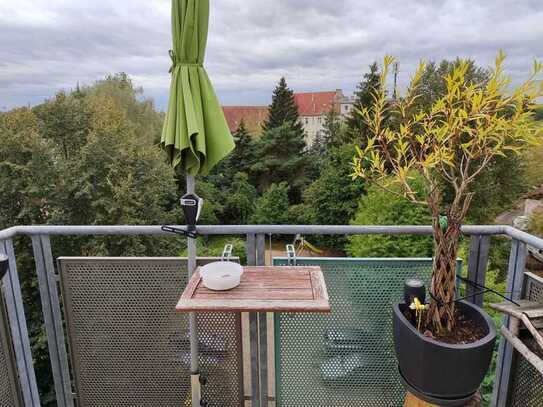 Superschöne DG-Wohnung mit Balkon in einem Top gepflegten MFH. exzellente Kapitalanlage-vermietet!