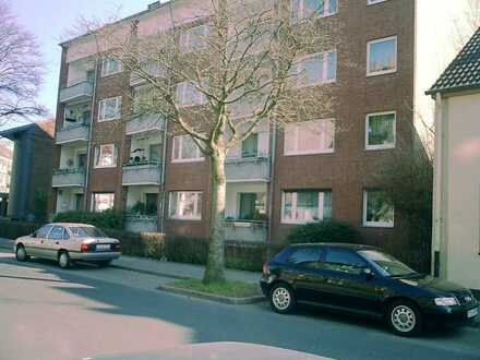 ruhige Seitenstr. Düsseldorf Eller, 71 qm, 3 Zi. Kü D,B, Balkon,Gartenmitbenutzung,sonnig und hell