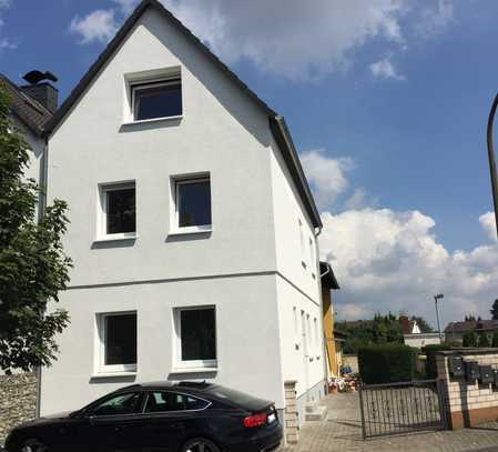 Freundliche und gepflegte 5-Raum-Doppelhaushälfte in Niederkassel-Mondorf