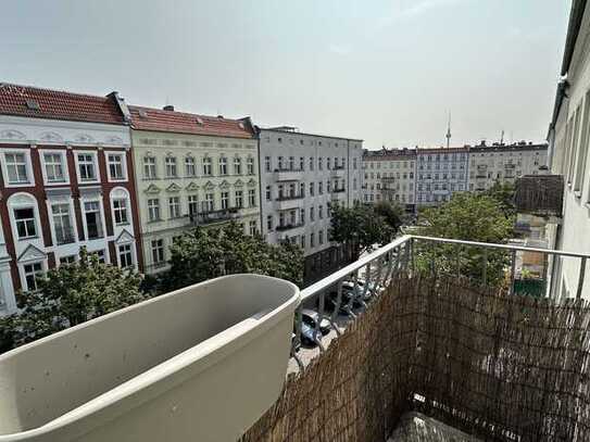 Altbauwohnung in Prenzlauer Berg, nähe Helmholtzplatz Bestlage