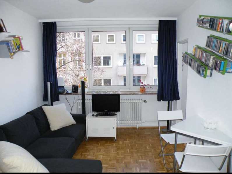 Provisionsfrei Bergerstraße/ Merianplatz: 1,5-Zimmer / Echtholzparkett / Möbliert vermietet