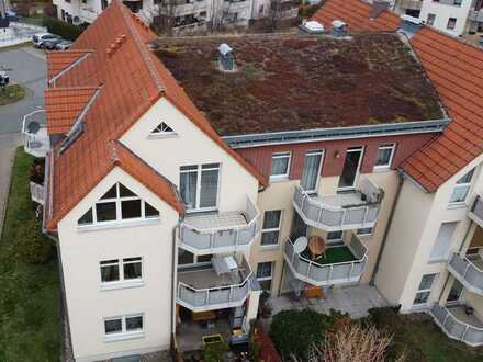 Ansprechende 2-Zi.-Whg. im Dachgeschoss mit Einbauküche, Balkon u. TG-Stellplatz!