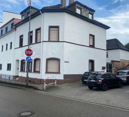 Exklusive, gepflegte 1,5-Zimmer-Wohnung in Neustadt an der Weinstraße