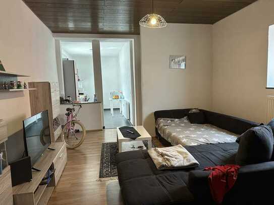 Modernisierte 2-Raum-Wohnung mit Einbauküche in Stutensee