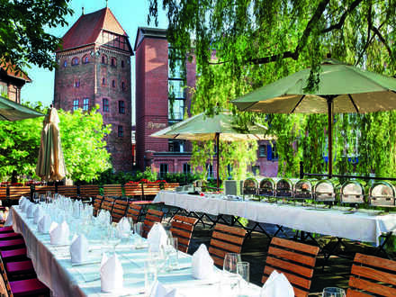 Lüner Mühle Gastraum + Biergarten