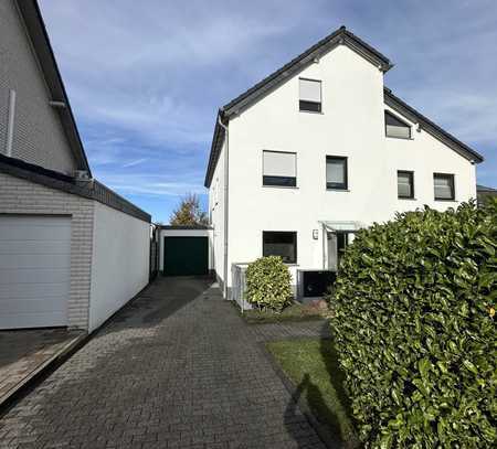 Exklusive, geräumige, moderne Doppelhaushälfte mit 2 Wohneinheiten in Herzogenrath Raderfeld