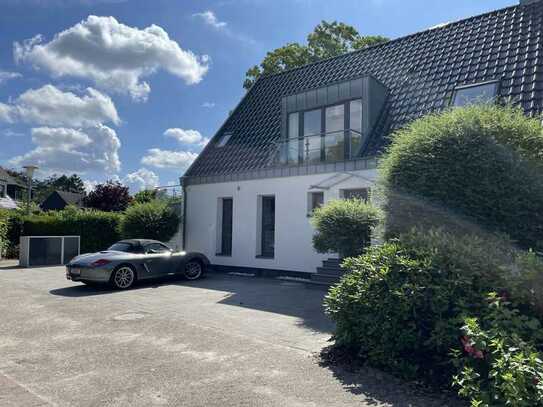 LUXUS DOPPELHAUS! TOP SANIERT IN BEGERHRTER LAGE VON KREFELD TRAAR