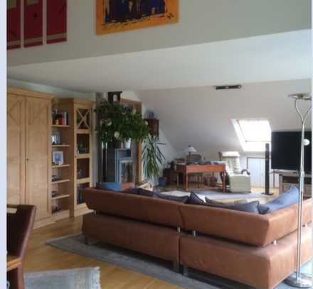 Verkaufe Privat 4,5-5,5-Zi.Whg..incl.Carport.Grdfl.200qm.Din.Wfl.ca.153qm. Bitte keine Makler!