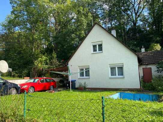 1 Familienhaus mit großem Grundstück in Talheim