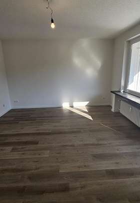 Sehr schöne 3 Zimmer Wohnung mit Balkon in Duisburg zu vermieten!!!