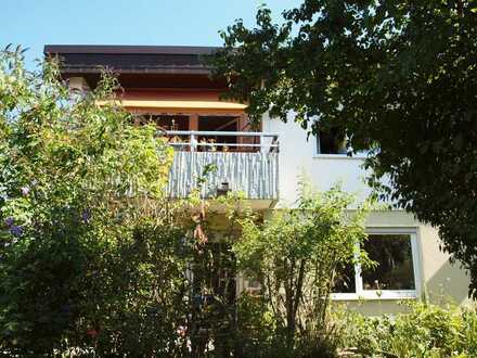3 Wohnungen im Bungalow: Aussicht / Garten / Potential -RESERVIERT-