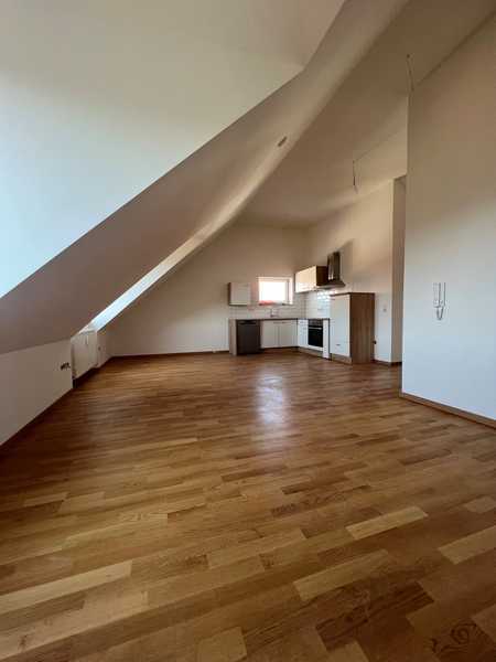 Leben in Laim: ausgebaute 3-Zimmer-Dachgeschoss-Wohnung