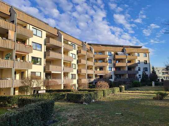 Sonnige 4-RW im DG - Dachterrasse - für WG oder Familien - sofort verfügbar - PKW-Stellplatz