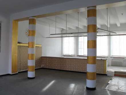Helles, großes Büro / Laden oder Geschäft mit Geschichte