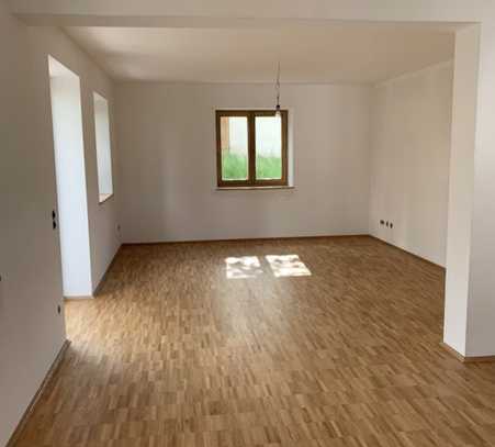 Großzügige 2-Zimmer Wohnung in ruhiger Lage