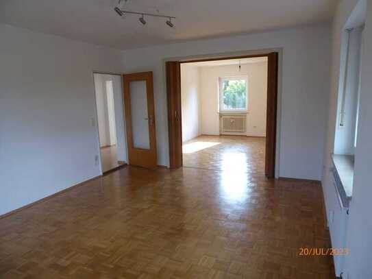 ** Großzügige 4 Zimmer-Wohnung in Bindlach**