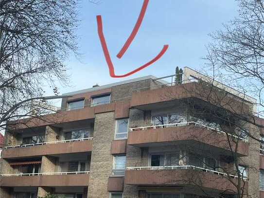 Großzügige 4-Raum-Penthouse-Wohnung mit 37 m² Dachterrasse und Einbauküche in Hamburg Marienthal