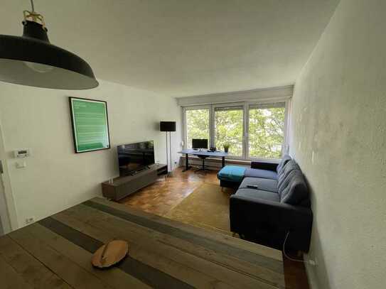 Sonnige, ruhige und gepflegte 3-Raum-Wohnung mit Balkon und Einbauküche zentral in Stuttgart