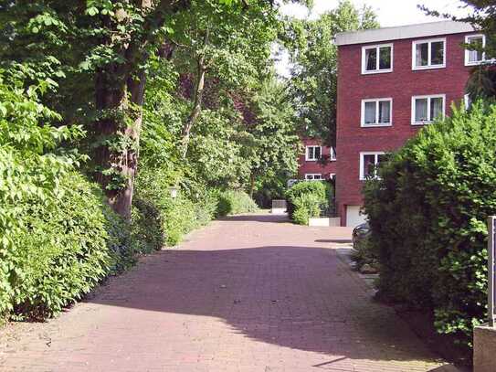 Gartenlage Schwachhausen - großzügige 3-4-Zimmer-Wohnung mit Gäste-WC und gr. Balkon