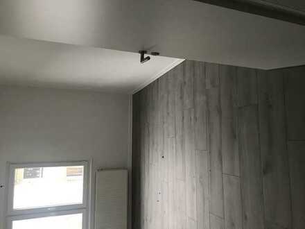 Erstbezug nach Sanierung mit Balkon: freundliche 2 Zimmer-Wohnung in Wuppertal-Elberfeld-Südstadt