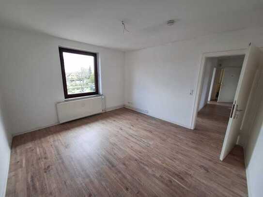 3 Raum Wohnung mit Balkon, hell und freundlich