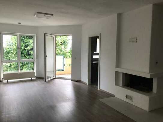 2-ZKB mit Kamin, Balkon, Tiefgarage, Keller in Bad Soden am Taunus