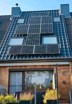 Update! Reihenhaus mit Solaranlage,Speicher großer Terrasse und Whirlpool in Neumünster Wittorf