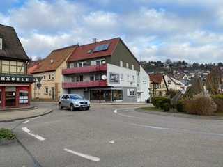 Attraktive 5-Zimmer-Wohnung in Roigheim in 3 Familienhaus im 1. OG