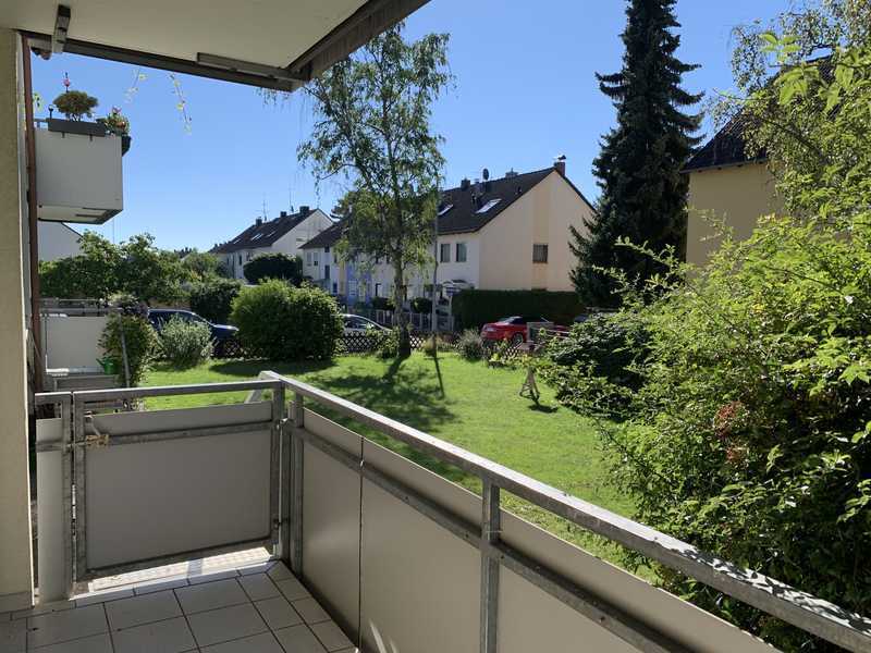                                                               Geräumige 2-Zi.-Wohnung mit neuwertiger Einbau-Küche und Sonnenbalkon                                                       in Uigenau (Schwabach)