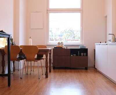 Altbau Unikat mit 4m hohen Wänden in der Gneisenaustr. in Pempelfort
