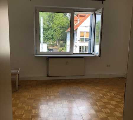 Helle, zentrale 2-Zimmer-Wohnung, große Wohnküche, Bad, perfekt für WG Nähe Kortländer