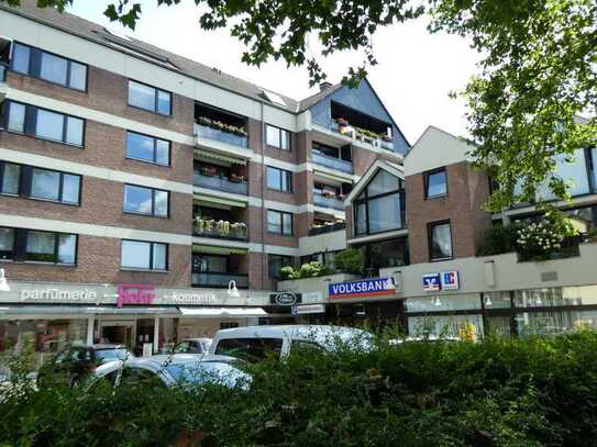 Gemütliche Dachgeschosswohnung Terrasse / Aufzug stadtnahe, ruhige Zentrumslage in Solingen-Ohligs