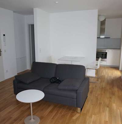 Exklusive 2.-Zimmer Wohnung mit EBK, Parkett und toller Terrasse in bester Citylage