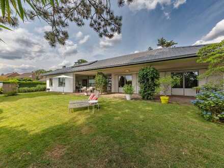 Stilvoller Bungalow auf traumhaftem Grundstück in Krefeld-Forstwald